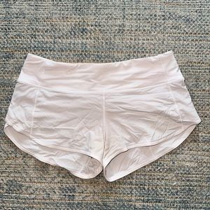 lululemon white 2.5 inch speed up shorts size 4